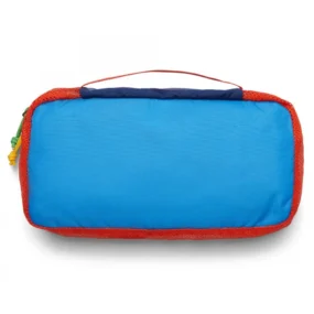 Retro dell'organizer da viaggio Cubo 3L in nylon blu con pannelli laterali in rete rossa.