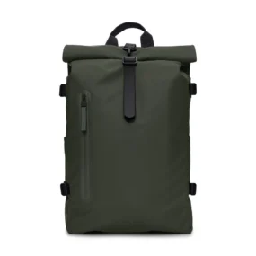 Zaino impermeabile Rains Rolltop Rucksack Large W3 Verde 23L con moschettone centrale.