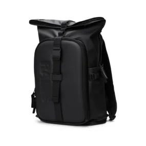 Zaino Rains Texel Moulded Backpack W3 nero da 23 litri con guscio frontale rigido e tessuto impermeabile.