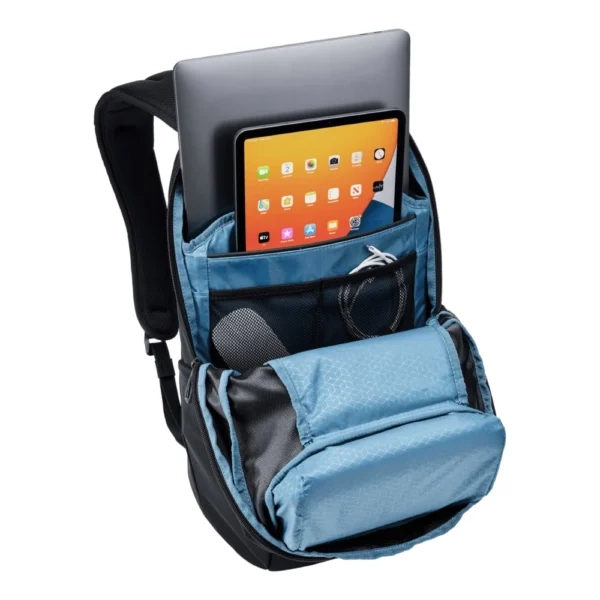 Scomparto interno con fodera blu a contrasto, tasche dedicate per laptop e tablet e scomparto rigido SafeZone.