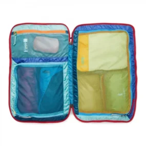 Zaino aperto a libro con divisori in rete colorata per organizzare il carico.