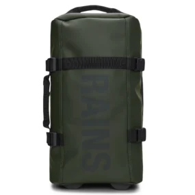 Trolley da cabina Rains Texel Cabin Bag W3 verde con logo frontale e cinghie di compressione.