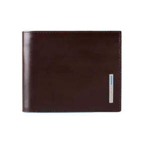 Portafoglio Piquadro Blue Square mogano in pelle con placchetta logo e profili azzurri.