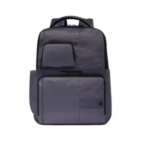 Piquadro zaino da viaggio porta pc grigio in tessuto tecnico texturizzato con doppia tasca frontale zippata.