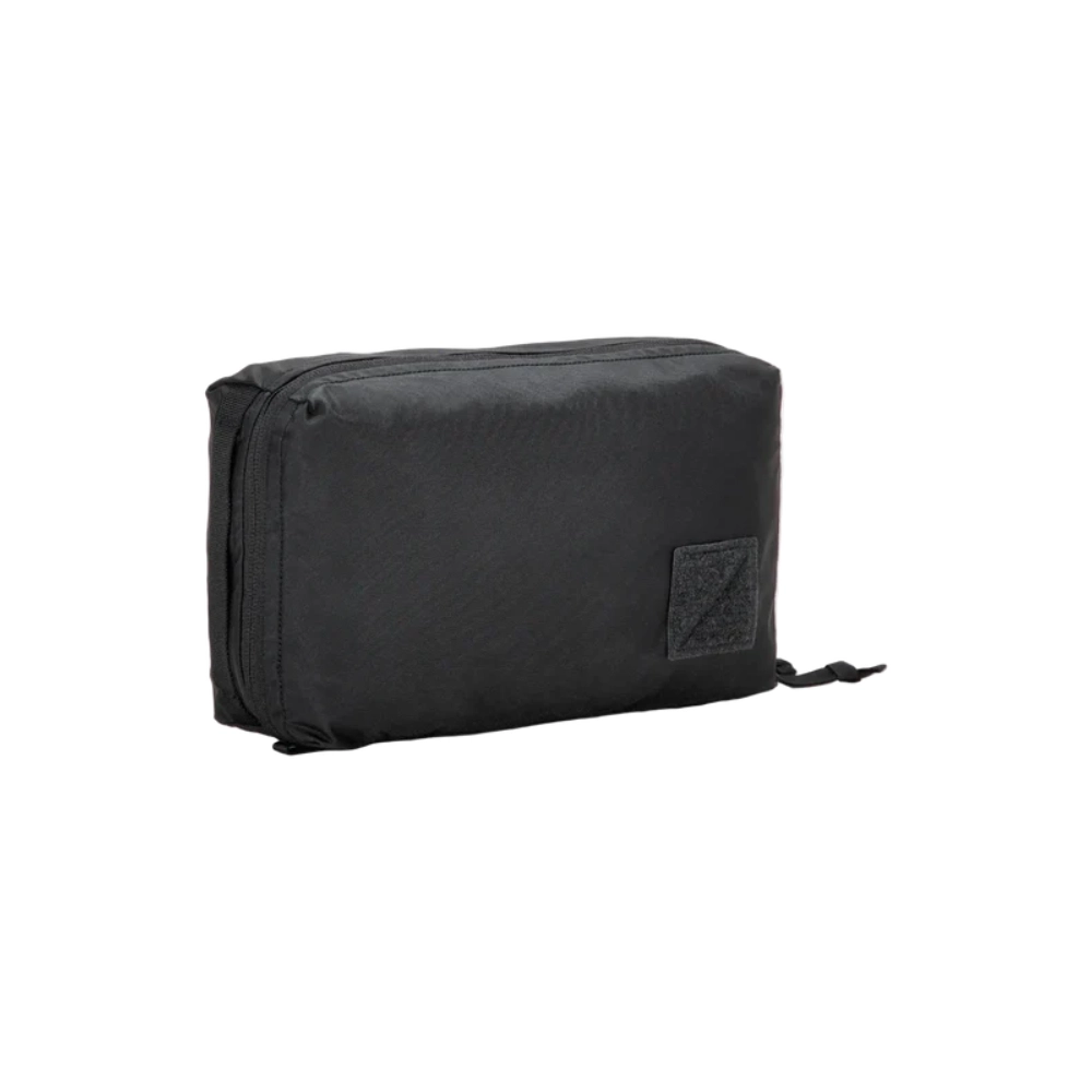 Cubo organizzatore Evergoods Transit Packing Cube 4L nero con patch in velcro quadrata.